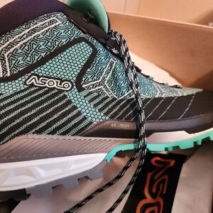Asolo Women's hiking Boots.size9